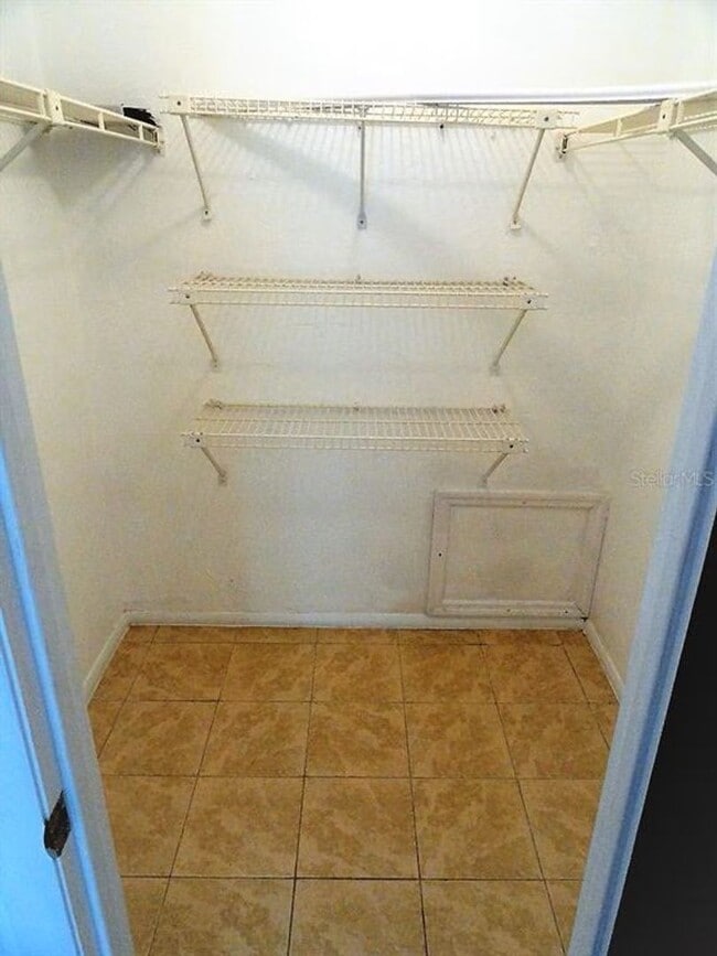 Building Photo - Charming 1BR/1BA Ground Floor Unit in Tumblin Creek