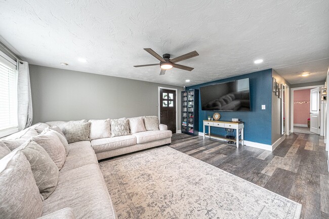 Building Photo - 750 Sharp Pl