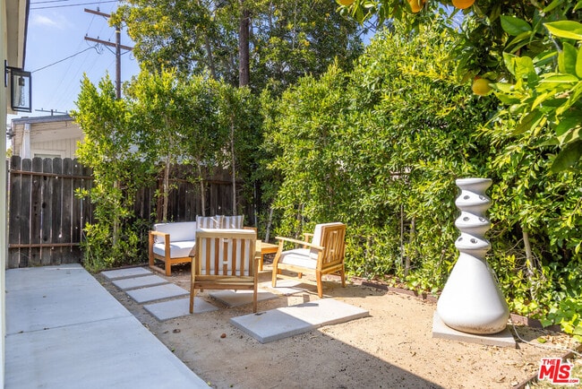 Building Photo - 3840 Lyceum Ave