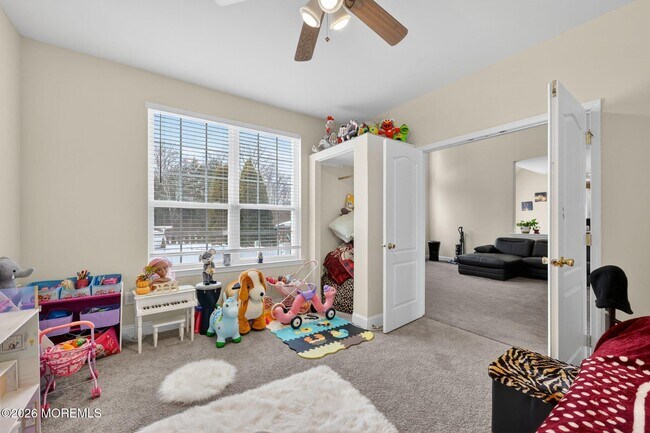 Building Photo - 153 Sandra Way