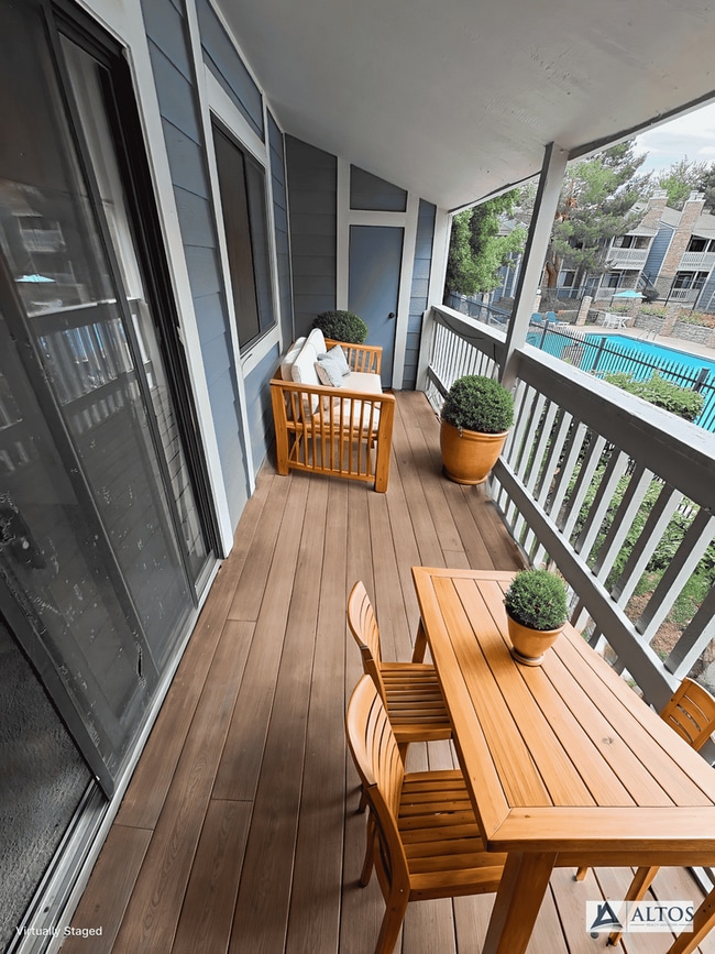 Building Photo - Awesome 1 - Bedroom / 1-Bath Penthouse Uni...