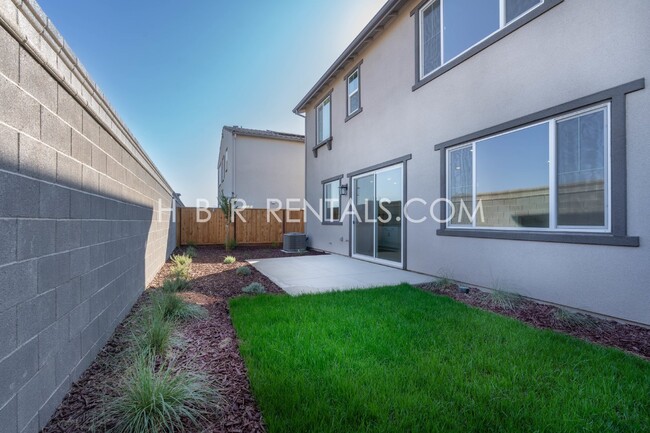 Building Photo - BRAND NEW CONSTRUCTION: Spacious 5-Bed San...