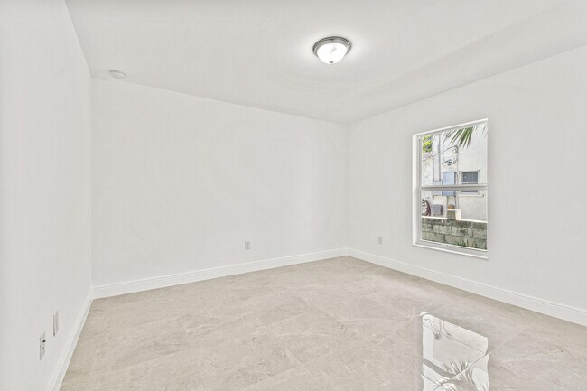 Building Photo - 427 Barnett St