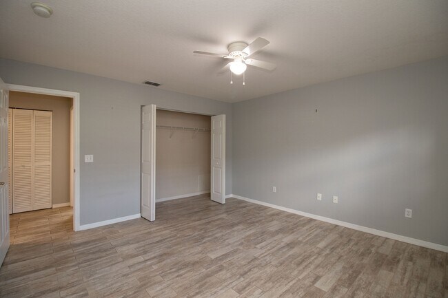 Building Photo - 6150 Gulfport Blvd S