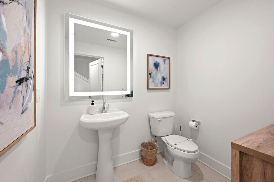 Building Photo - 230 Bill Kennedy Wy SE