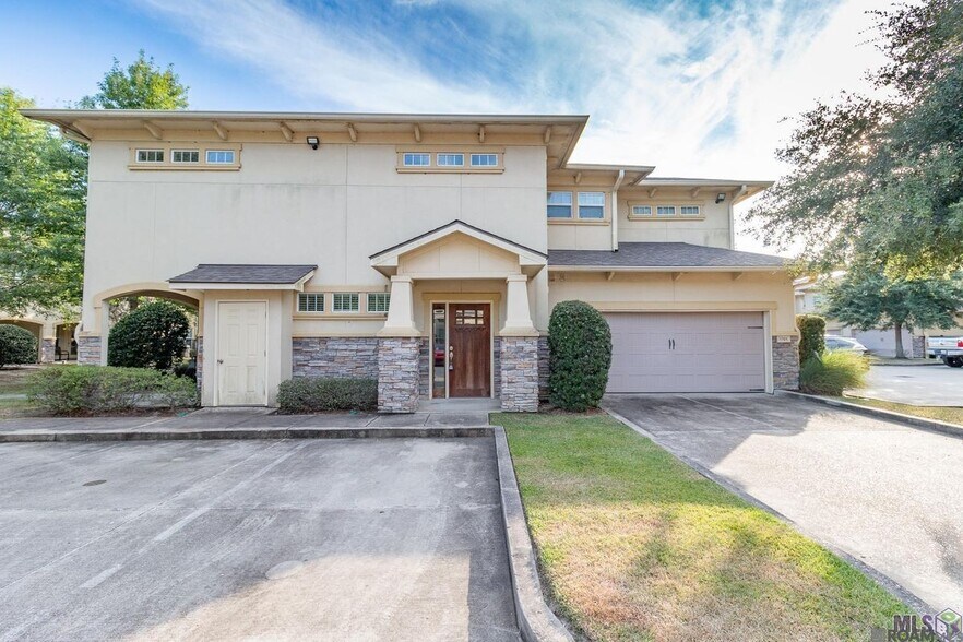 Building Photo - 8000 Stonelake Ave