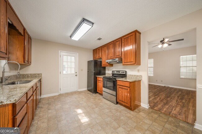 Building Photo - 536 Loblolly Ln