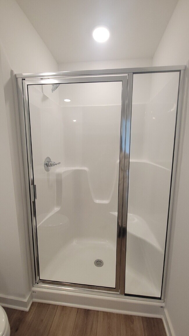 Building Photo - One fee month with 18-month lease!!! "Charming 3-Bed Oasis with Granite Elegance on Discovery Poi...