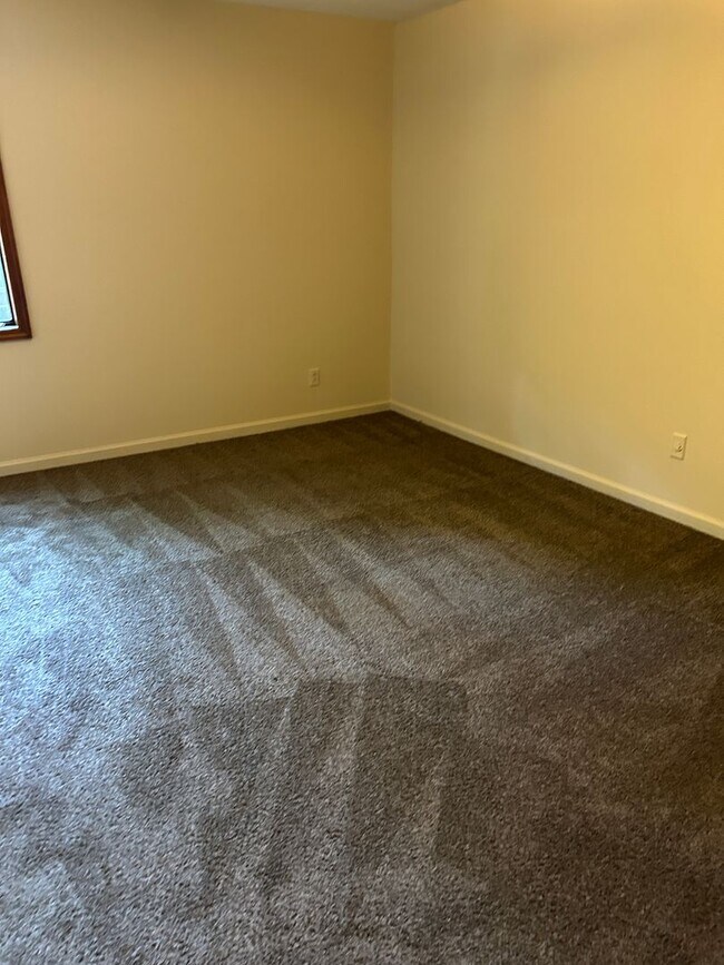 Building Photo - 602 Aspen Pl