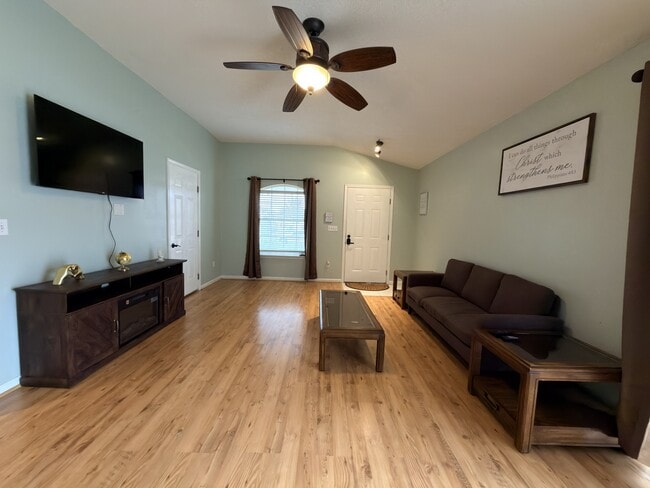 Building Photo - 8663 Julia Marie Cir