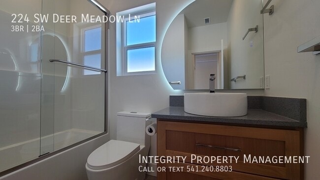 Building Photo - 224 Meadow Ln