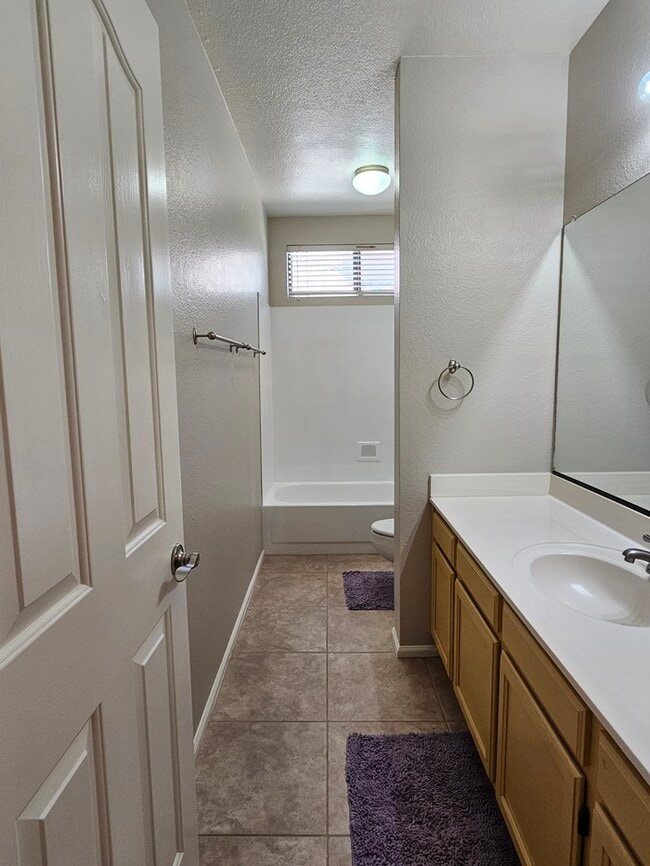 Building Photo - 5 Bedroom with Pool in Warner Ranch