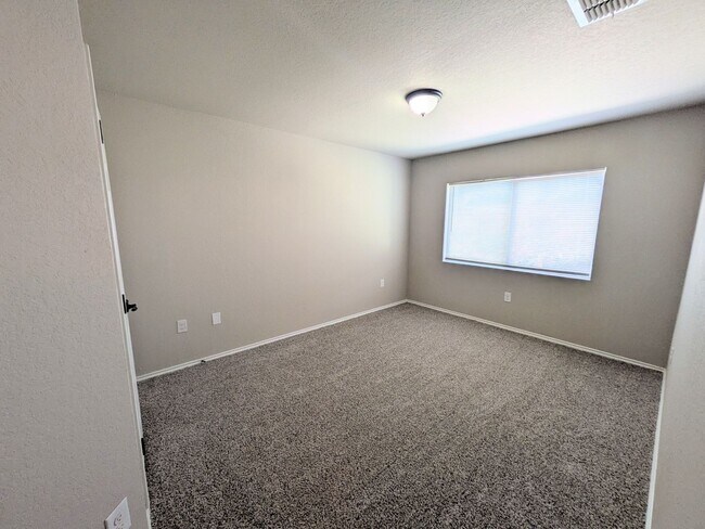 Building Photo - 5826 Grandwood Dr