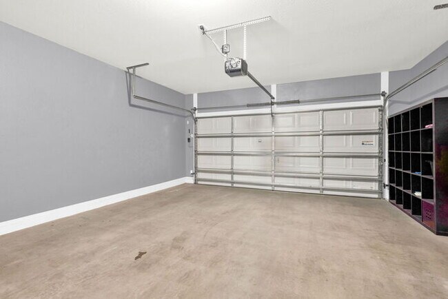 Building Photo - 5725 W Milada Dr