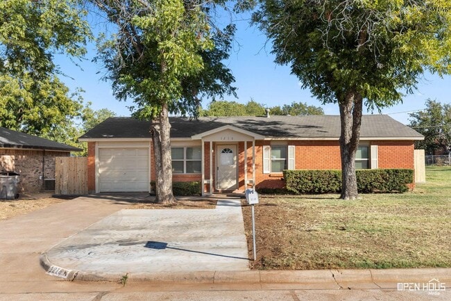 Building Photo - 1218 Glendora Dr