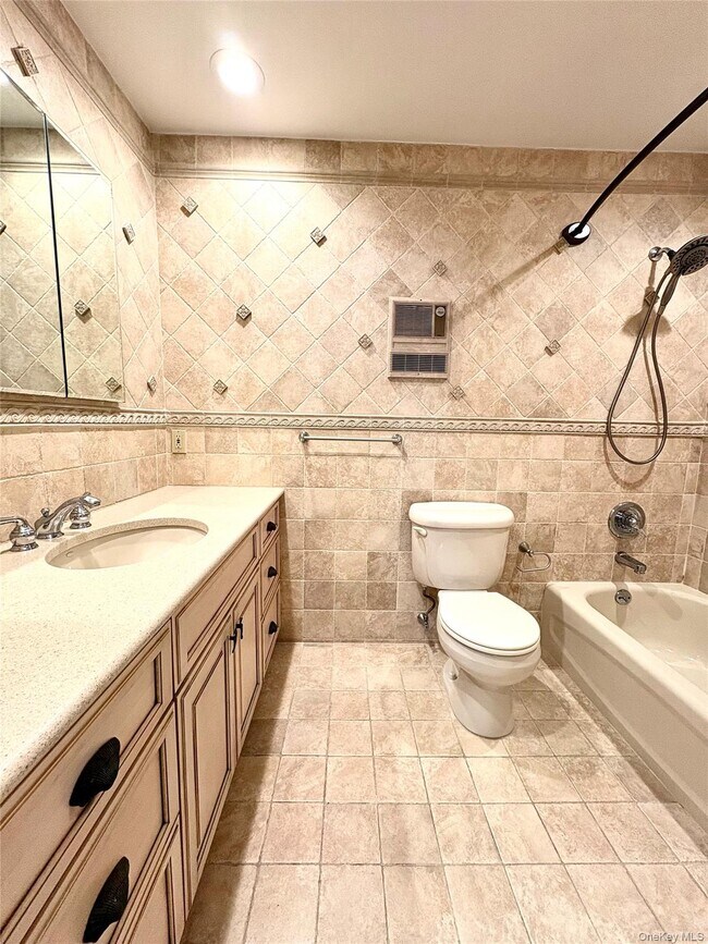 Building Photo - 253 Dune Rd