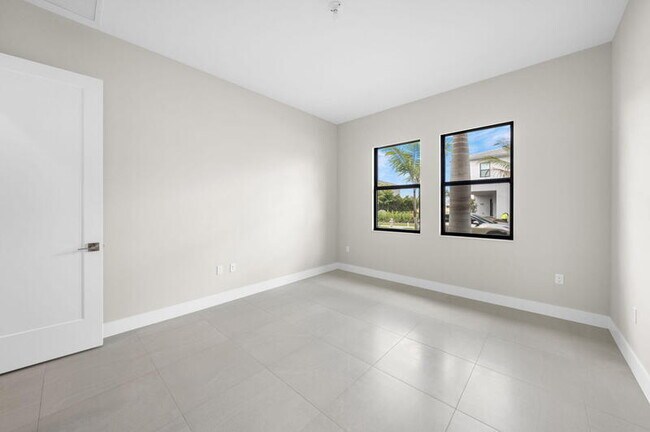 Building Photo - 20414 Juniper Bay Ave