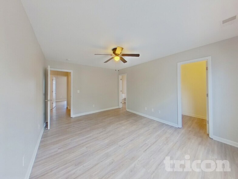 Building Photo - 1401 May Oak Cir