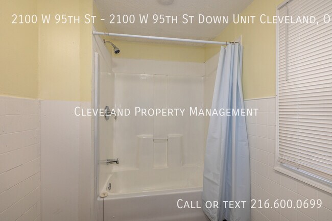 Building Photo - 2100 W 95th St