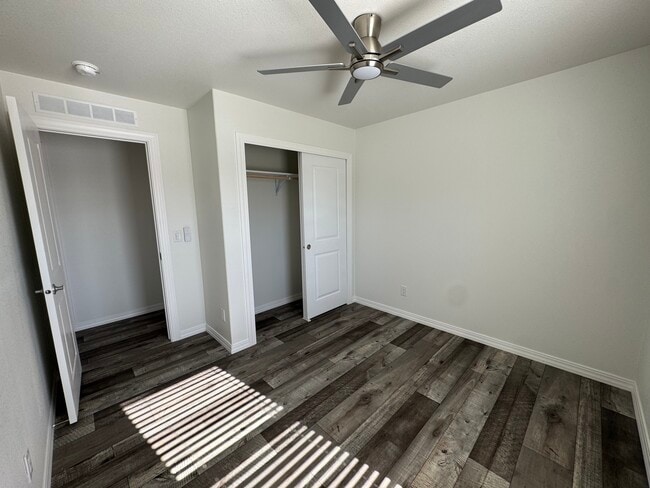 Building Photo - 2819 Sylvia St