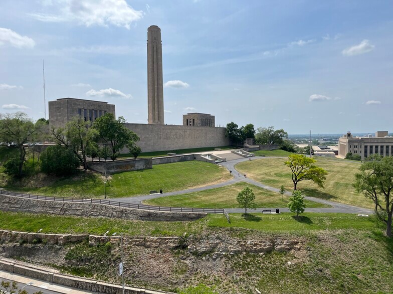 Building Photo - 2525 Main St