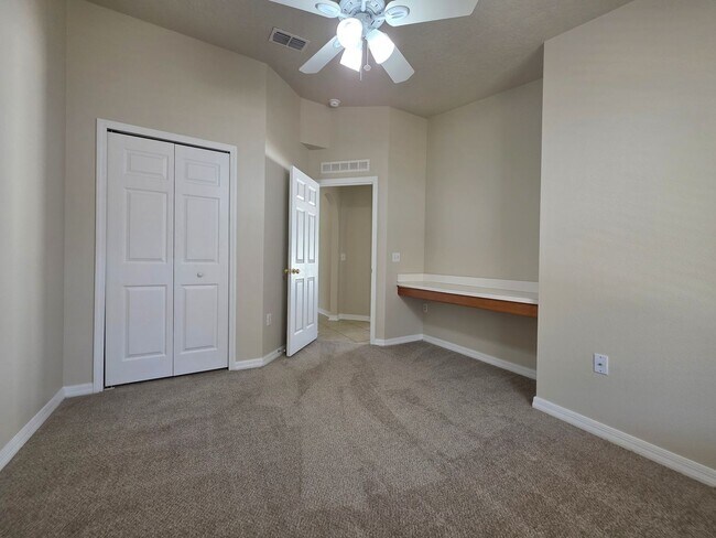 Building Photo - FOR RENT in Newberry 4 Bed, 2 bath corner home