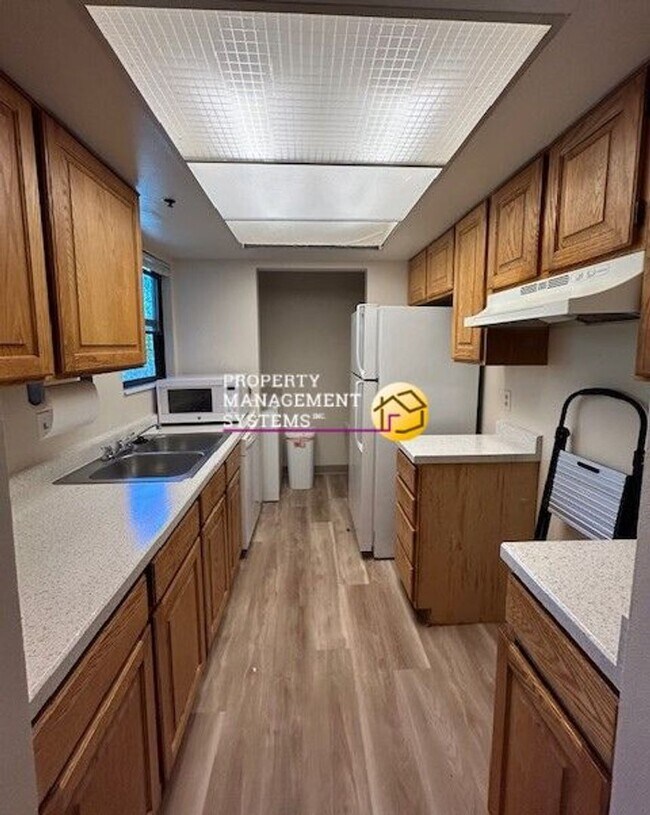 Building Photo - 69352200#5J