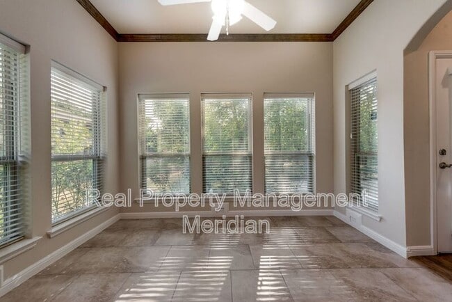 Building Photo - 625 Turtledove Ln