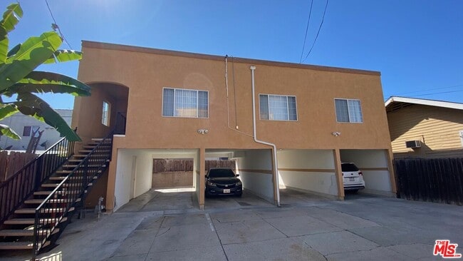 Building Photo - 1037 3/4-1034 Irolo St