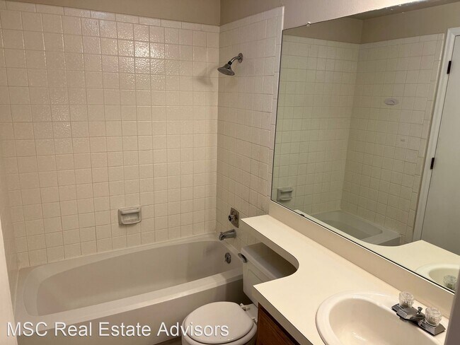 Building Photo - 2 br, 1.5 bath House - 6812 E Briarwood Dr