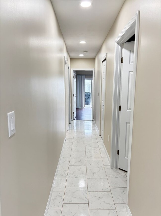 Building Photo - Marvelous 3 Bedroom and 2 Full Bath House!