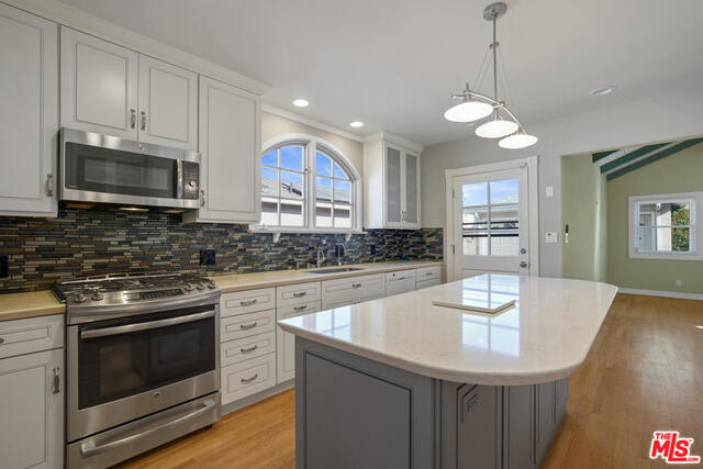 Building Photo - 7432 Westlawn Ave