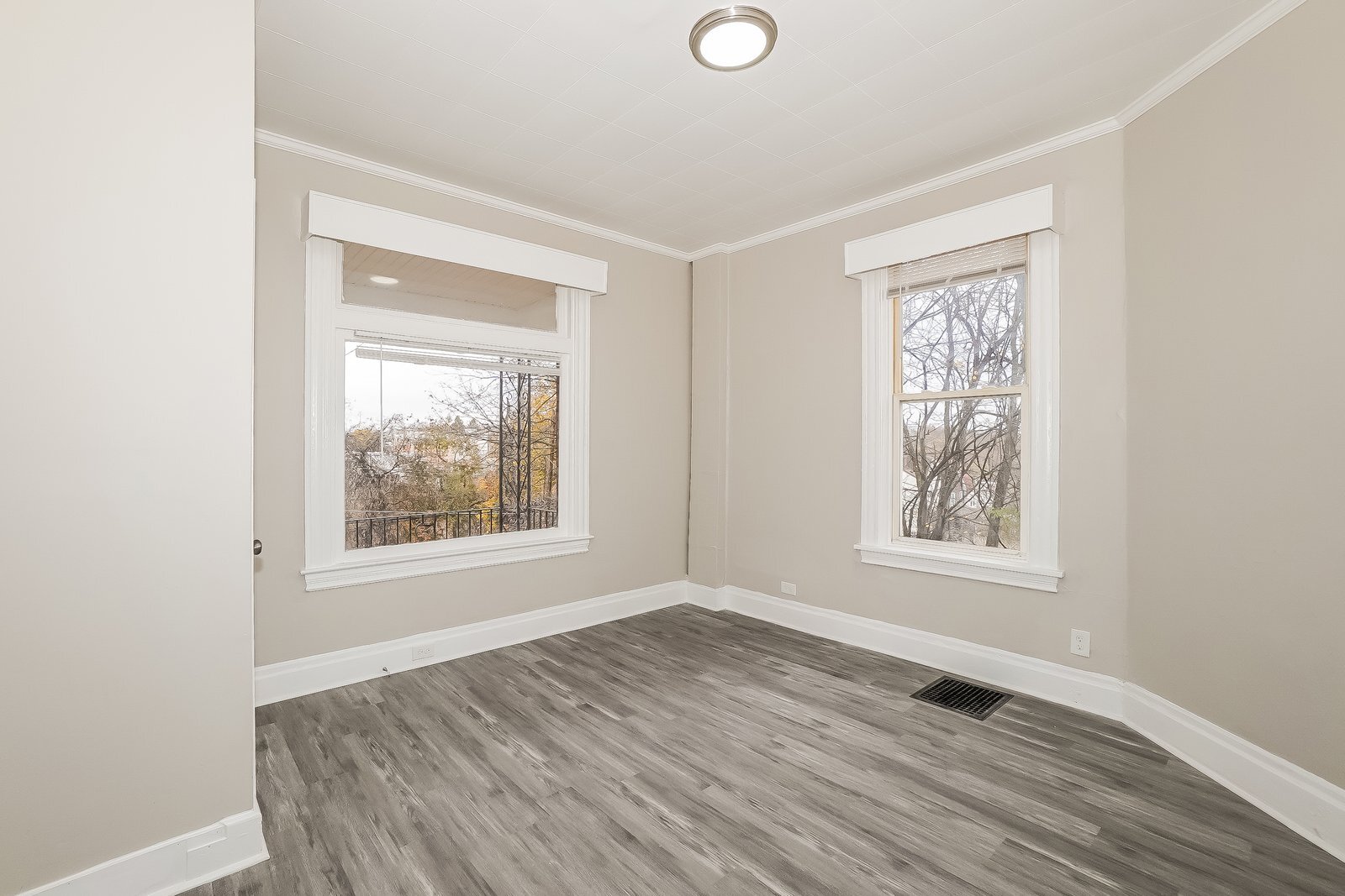 Building Photo - 4027 Vinceton St