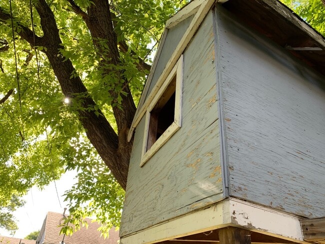 Building Photo - 3 Bed, 2 Bath Home in North Fargo with a Fenced in Yard!