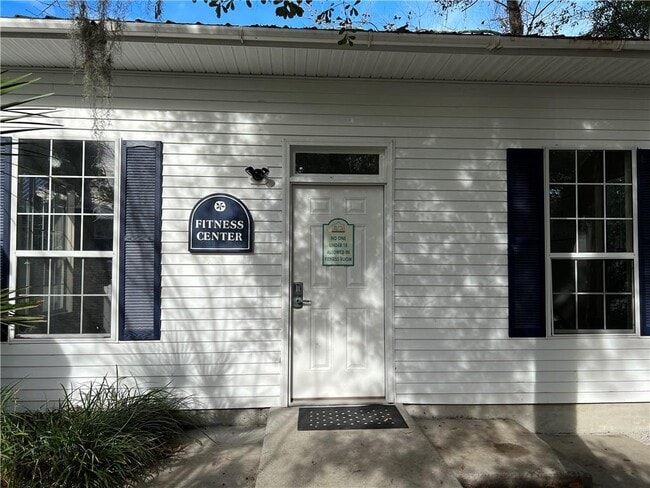 Building Photo - 111 S Island Square Dr