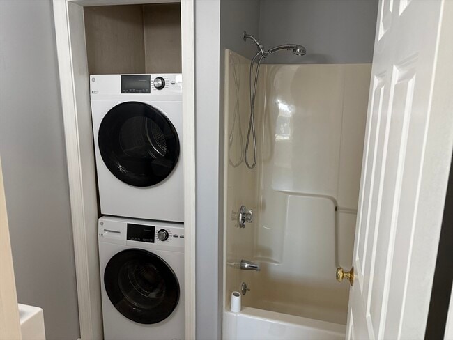 Building Photo - 4 Skerry St Ct