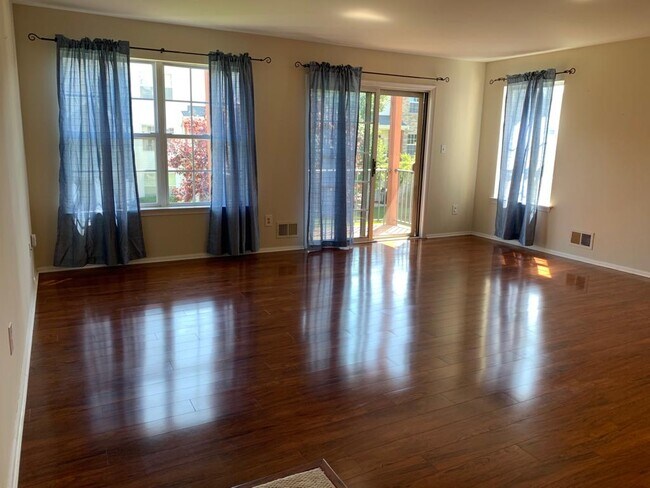 Building Photo - 721 Stony Brook Way