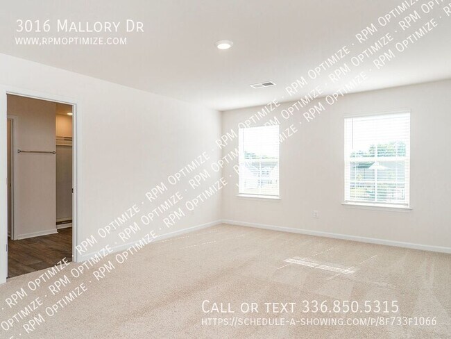 Building Photo - 3016 Mallory Dr