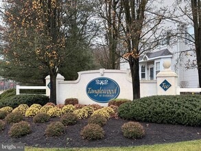 Building Photo - 36 Weaver Dr