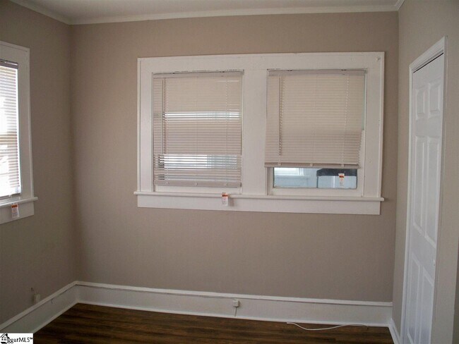 Building Photo - 308 Beechwood Ave