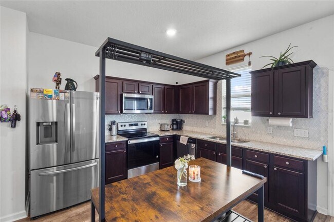 Building Photo - 831 Sunlit Coral St