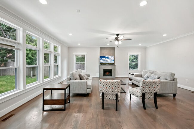 Building Photo - 2901 Random Rd