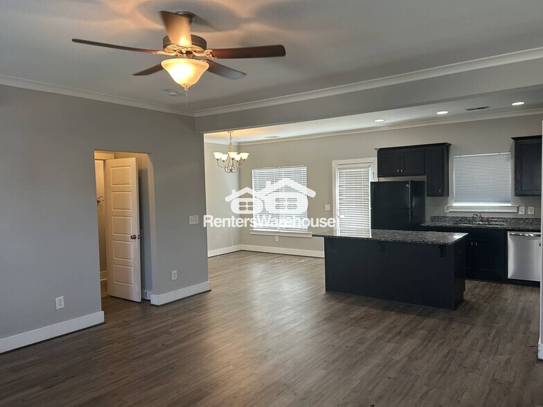 Building Photo - 581 Polo Way