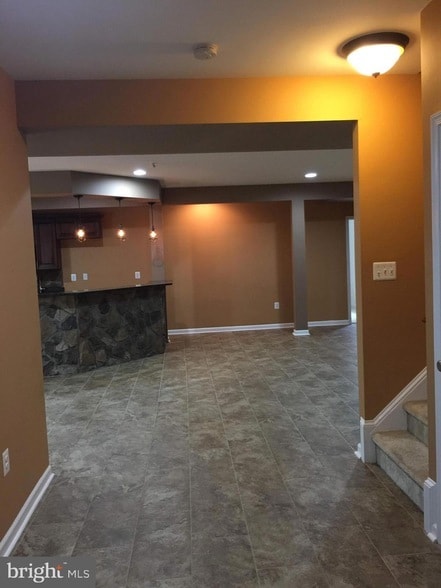 Building Photo - 43165 Barnstead Dr