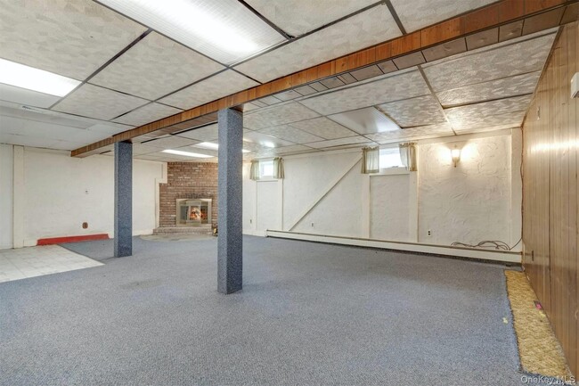 Building Photo - 4 Cheshire Rd