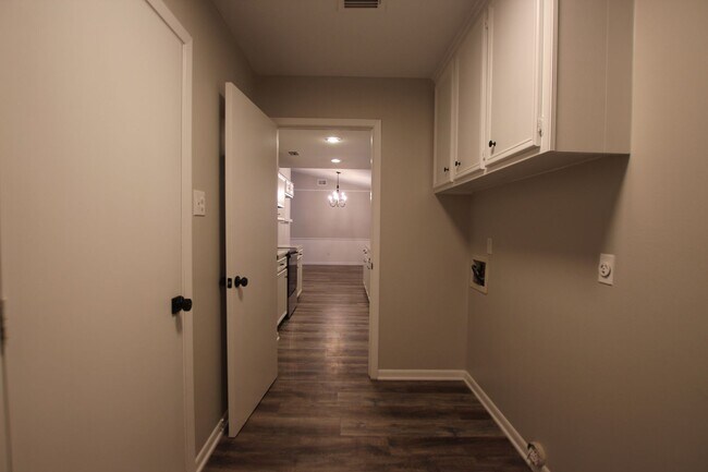 Building Photo - Coming Soon!  Remodeled 3 Bedroom 2 Bath! Large Yard!