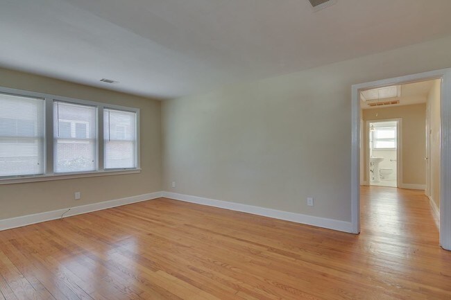 Building Photo - 2722 Oakland Avenue