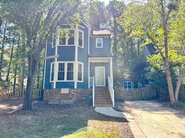 Building Photo - Cute cul-de-sac home in Woodcroft!