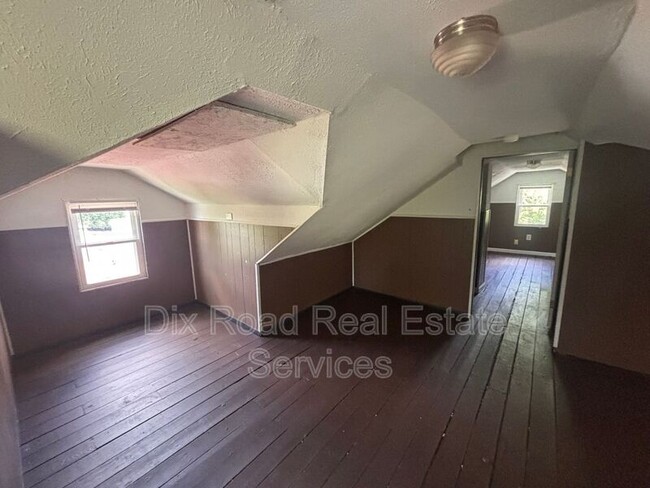 Building Photo - 2237 Nomad Ave