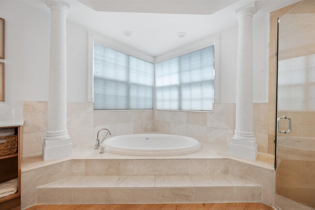 Building Photo - 2377 Golf Brook Dr